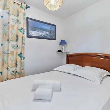 Apartment Le 32 De - A 400 M De La