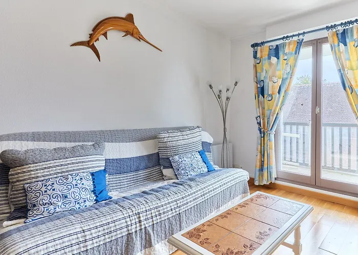 Le 32 De - A 400 M De La Cabourg