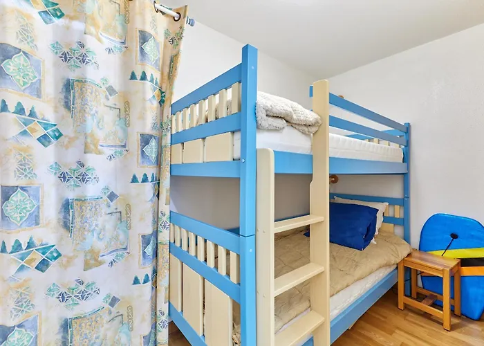 Le 32 De - A 400 M De La *